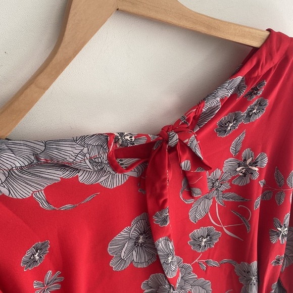 Keren hart Red Bell Sleeve Floral Top, Size XL - Picture 7 of 12